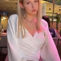 Arina in Paris profile photo